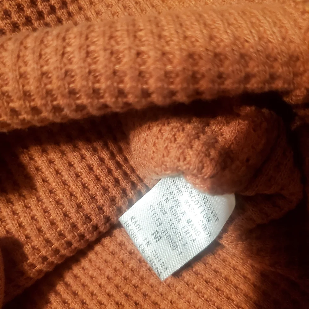 ANDREE BY UNIT Textured Coral Button-Down Shirt - Picture 4 of 4
